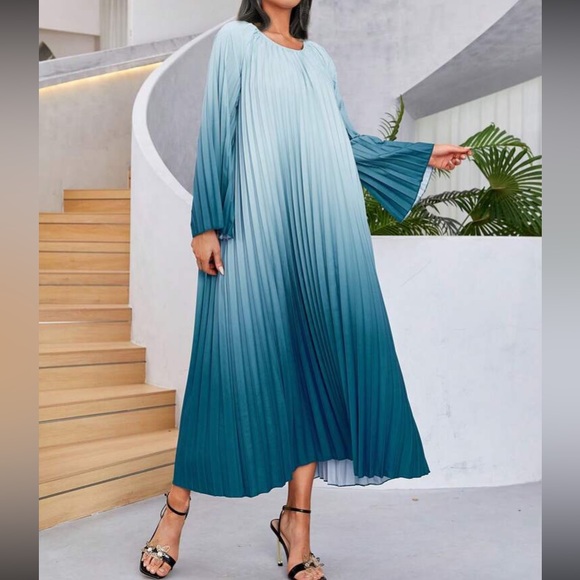 Luxe pleated Ombre dress - Picture 6 of 6